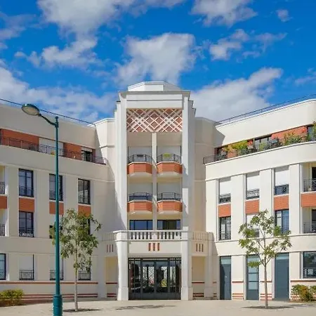 Riviera Near Disneyland Paris *